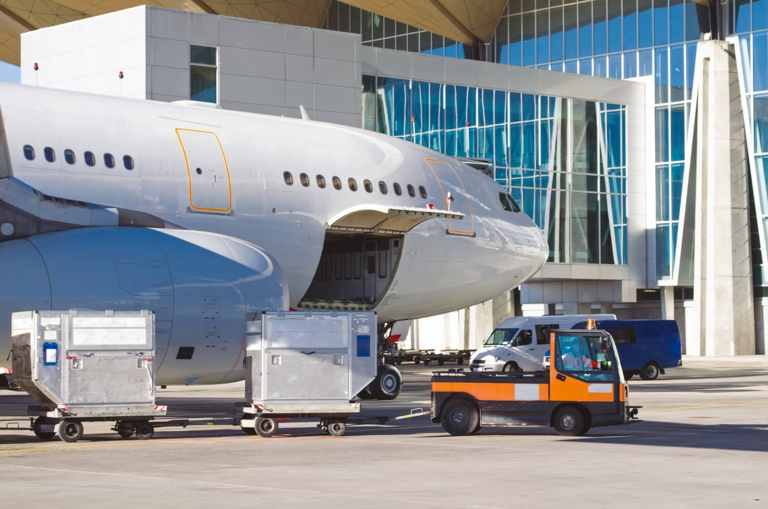 368 ABTS ABTS assurant des services GSE sur un avion au sol
